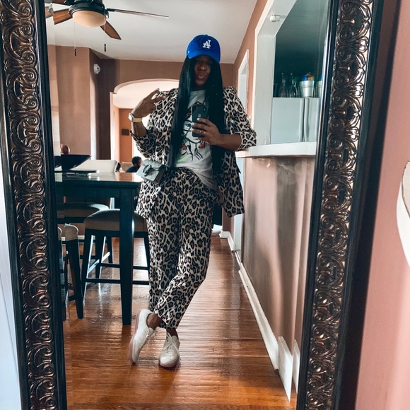 Meet your Posher, E. - Picture 1 of 1